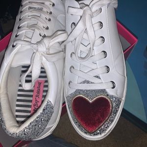Besty Johnson Sneakers